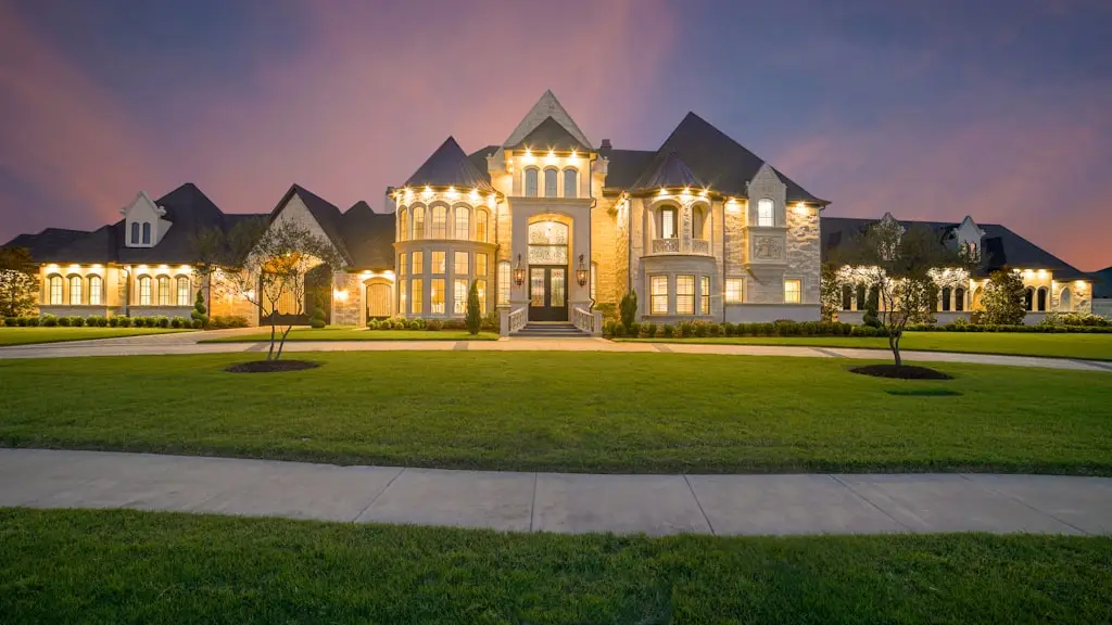 10 Common Problems That Can Shorten the Life of an Automatic Gate System in Los Angeles 1 Automatic iron gate installation in Los Angeles by Iron Custom