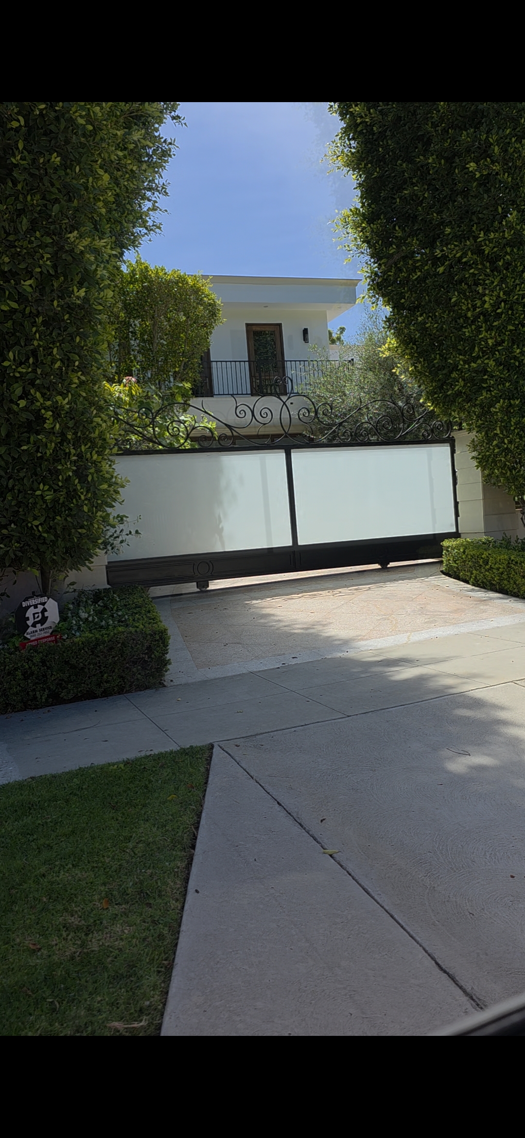 Automatic Gates Los Angeles | Installation & Repair | Iron Custom 1